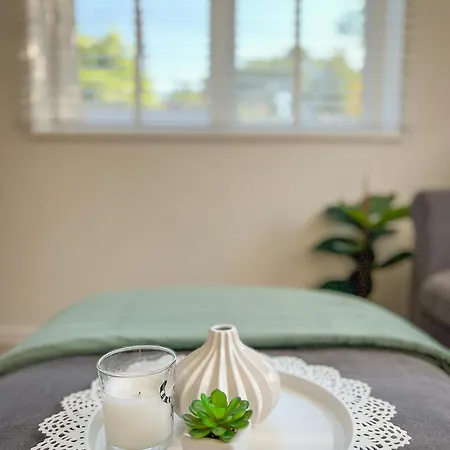 Oakwood Park Apartment *